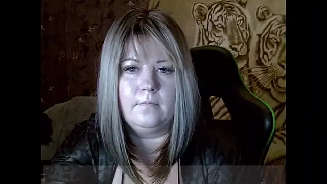 Snapshot of YuliiaSan chatting on September 24, 2025, 6:11 pm YuliiaSan online show from September 24, 2025, 6:11 pm