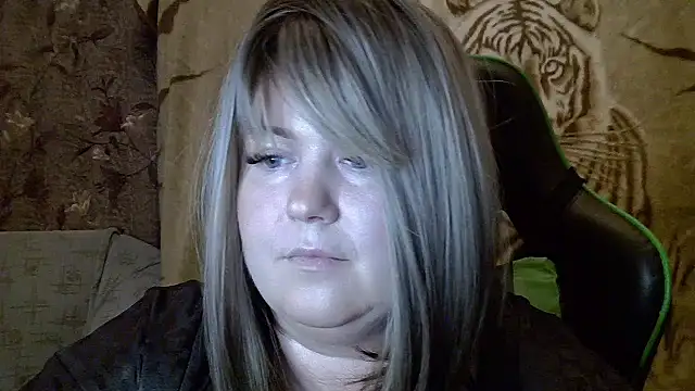 Snapshot of YuliiaSan chatting on October 2, 2025, 7:43 pm YuliiaSan online show from October 2, 2025, 7:43 pm