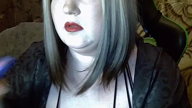 Snapshot of YuliiaSan chatting on October 5, 2025, 9:02 pm YuliiaSan online show from October 5, 2025, 9:02 pm