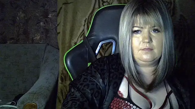 Snapshot of YuliiaSan chatting on October 16, 2025, 7:37 pm YuliiaSan online show from October 16, 2025, 7:37 pm