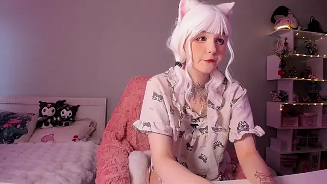 lil purr  online show from September 18, 2025, 12:29 pm