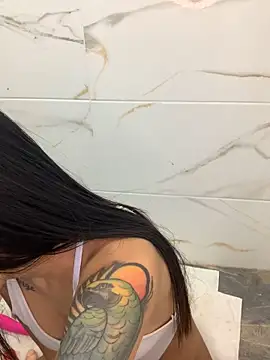 MiQeilaSweet online show from March 13, 2026, 4:57 pm