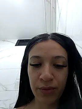 MiQeilaSweet online show from April 19, 2026, 5:34 pm