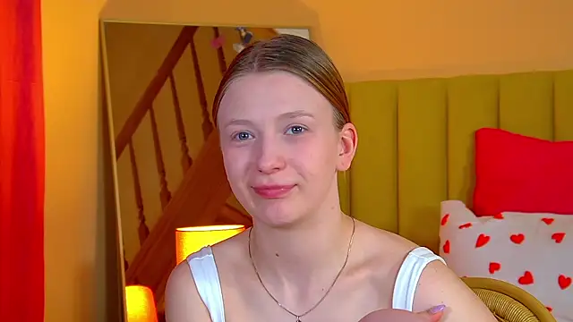 BeatriceBinoche online show from April 15, 2026, 7:58 pm