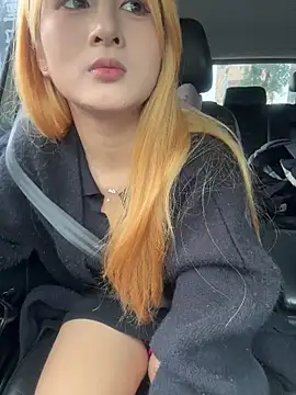 yuki june online show from November 6, 2025, 8:59 am