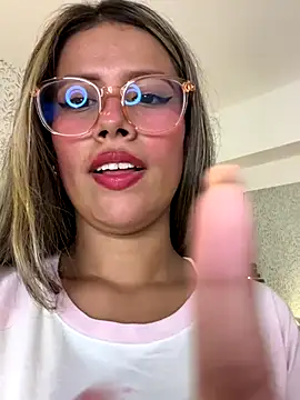 EMILIIA RICHTER   online show from October 30, 2025, 6:08 pm