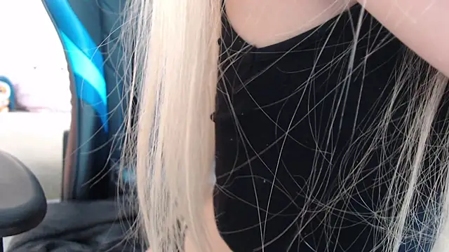 kissy kissi online show from October 4, 2025, 9:07 am