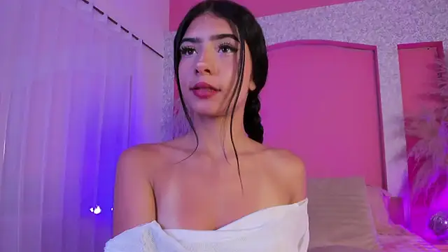 Peytonn Monroe online show from April 15, 2026, 7:58 pm