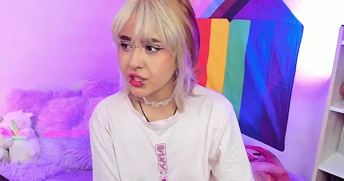 Snapshot of NekoWaifu chatting on September 25, 2025, 12:09 pm NekoWaifu online show from September 25, 2025, 12:09 pm