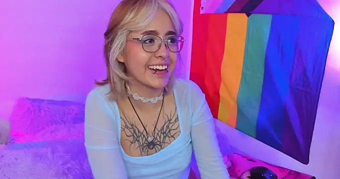 Snapshot of NekoWaifu chatting on September 26, 2025, 12:31 pm NekoWaifu online show from September 26, 2025, 12:31 pm