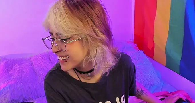 Snapshot of NekoWaifu chatting on October 7, 2025, 1:08 pm NekoWaifu online show from October 7, 2025, 1:08 pm