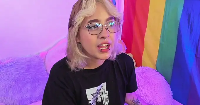 Snapshot of NekoWaifu chatting on October 16, 2025, 1:12 pm NekoWaifu online show from October 16, 2025, 1:12 pm