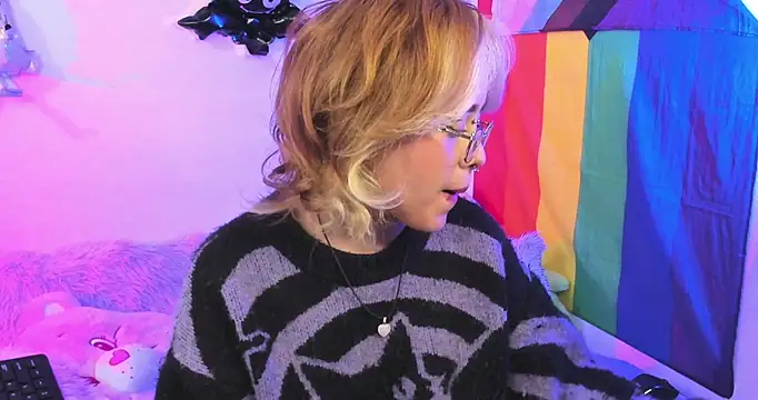 Snapshot of NekoWaifu chatting on October 21, 2025, 1:12 pm NekoWaifu online show from October 21, 2025, 1:12 pm