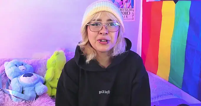 Snapshot of NekoWaifu chatting on November 3, 2025, 1:23 pm NekoWaifu online show from November 3, 2025, 1:23 pm