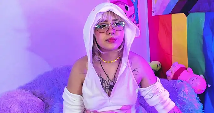 Snapshot of NekoWaifu chatting on November 9, 2025, 3:38 am NekoWaifu online show from November 9, 2025, 3:38 am