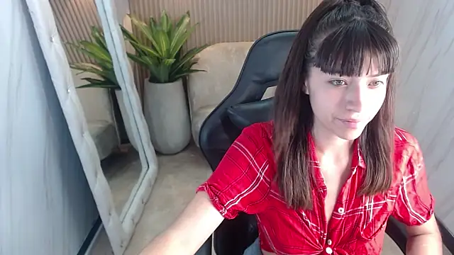 Isabella Blondetf online show from September 26, 2025, 1:26 pm