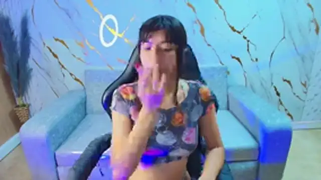 Isabella Blondetf online show from October 20, 2025, 1:00 pm