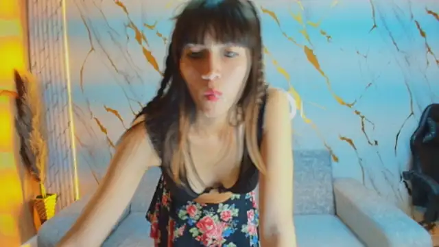 Isabella Blondetf online show from October 29, 2025, 7:48 pm