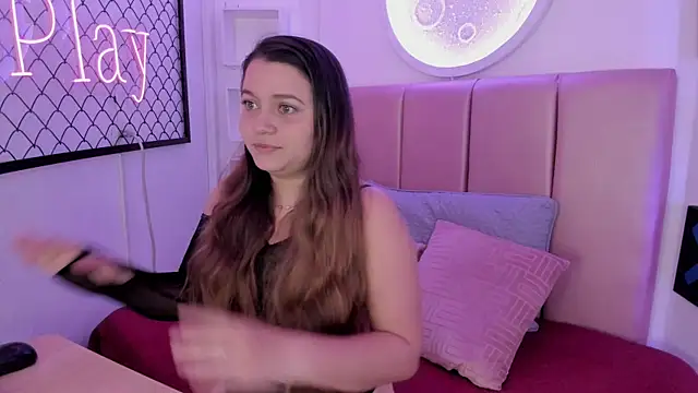 sophiee09  online show from October 2, 2025, 1:29 pm