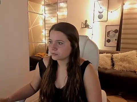 sophiee09  online show from October 15, 2025, 2:33 am