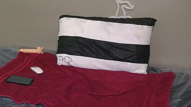 Serafynn online show from January 5, 2026, 5:27 pm