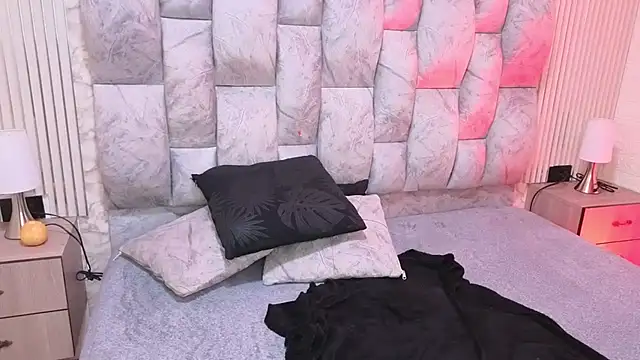 sofiagutierrez   online show from November 11, 2025, 3:06 am