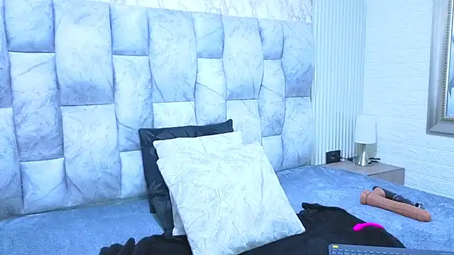 sofiagutierrez   online show from November 21, 2025, 3:27 am