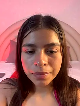 MaiaWest online show from September 18, 2025, 5:26 pm