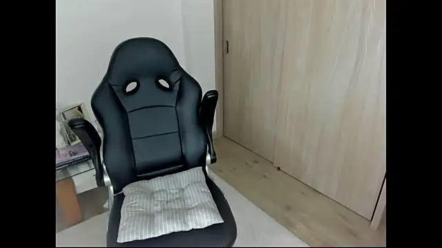 Biscuit oliva online show from September 26, 2025, 4:27 am