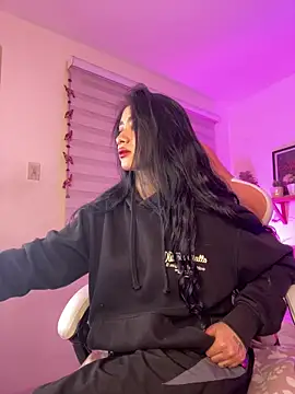 camila1 torres  online show from December 16, 2025, 2:27 am