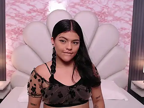 NikyBunny online show from September 19, 2025, 1:23 pm