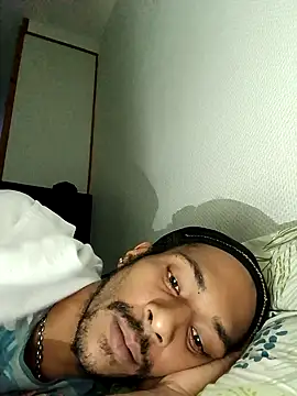 Snapshot of Mikaaa97 chatting on October 7, 2025, 3:58 am Mikaaa97 online show from October 7, 2025, 3:58 am