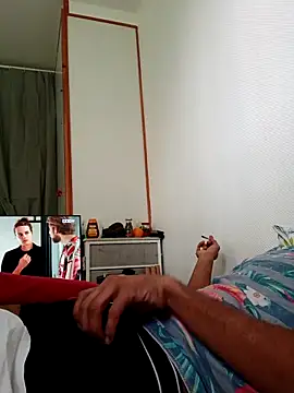 Snapshot of Mikaaa97 chatting on October 27, 2025, 10:08 am Mikaaa97 online show from October 27, 2025, 10:08 am