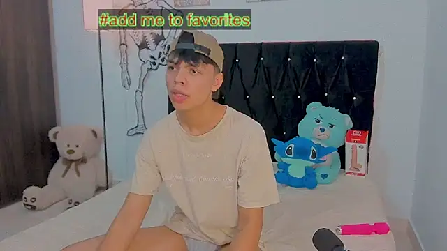 Zacktorres  online show from October 25, 2025, 10:15 pm