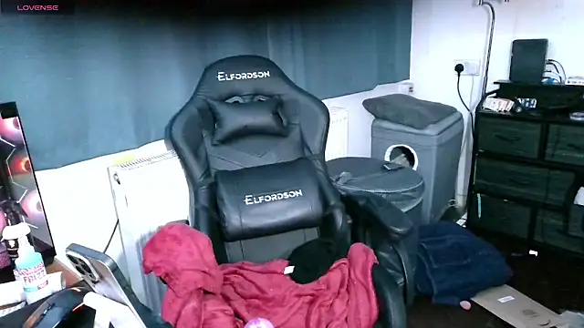 jchouse06 online show from September 26, 2025, 12:58 am