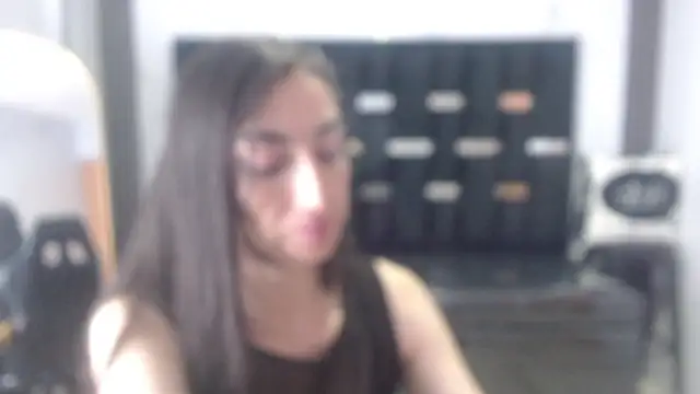 Maily a  online show from October 9, 2025, 3:04 am