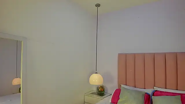 Amy Ferreira online show from November 16, 2025, 11:10 pm