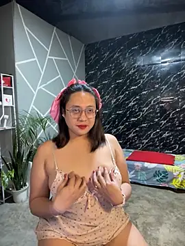 Snapshot of 1aquaticangel69 chatting on November 16, 2025, 12:00 pm 1aquaticangel69 online show from November 16, 2025, 12:00 pm