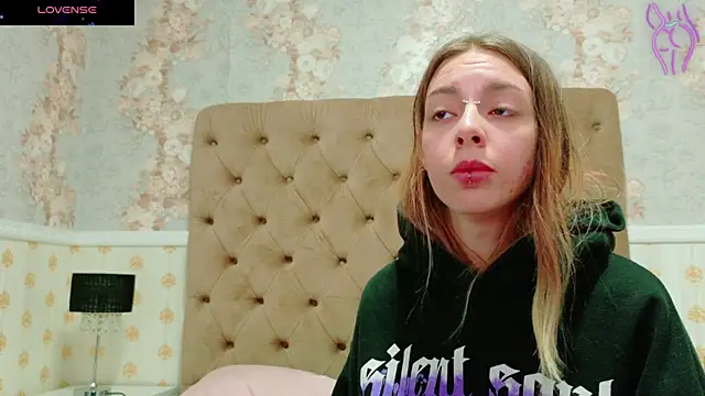 Snapshot of CoraVex chatting on October 3, 2025, 4:09 am CoraVex online show from October 3, 2025, 4:09 am