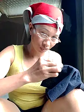 donna-bae online show from August 4, 2026, 3:32 am