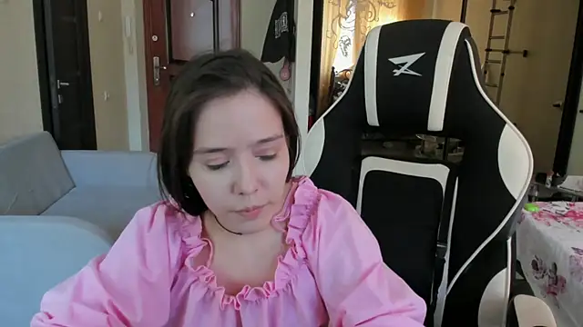 KatherineGreczkowski online show from September 18, 2025, 11:12 am