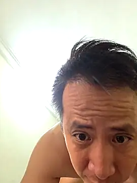 MaiHoang2k online show from October 17, 2025, 5:10 am