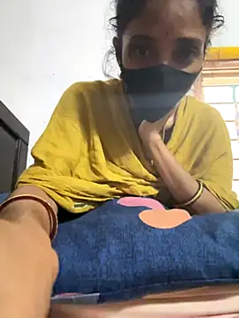 sweetreddy-02 online show from September 24, 2025, 7:01 am