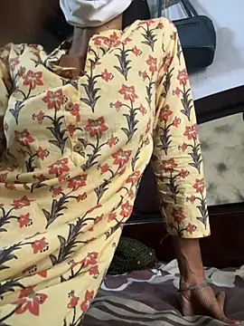 sweetreddy-02 online show from October 9, 2025, 7:28 am