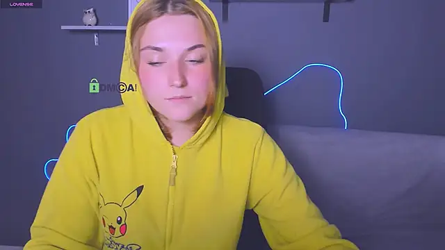 casey meow  online show from September 29, 2025, 1:05 pm