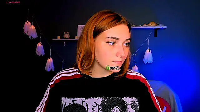 casey meow  online show from November 2, 2025, 9:33 am