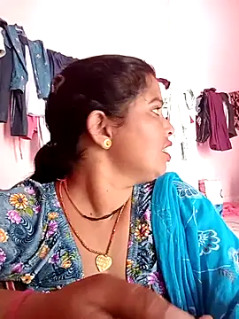 Hott locky online show from October 6, 2025, 5:49 am