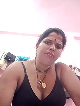 Hott locky online show from October 15, 2025, 4:07 pm