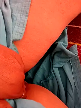 Hott locky online show from October 18, 2025, 7:53 am