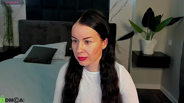 Stella Leon online show from October 5, 2025, 1:04 am